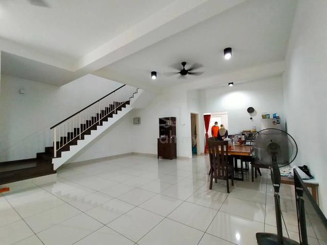 FACING OPEN, Double Storey Superlink, Laman Azalea, Nilai Impian 1
