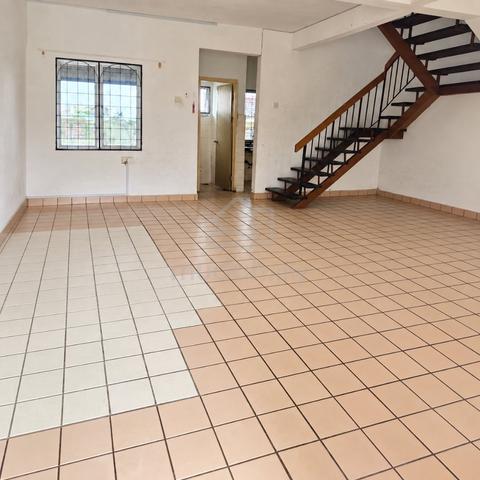 USJ 2 Subang Jaya 2 Sty Freehold Good Location Well Kept Unit For Sale 1