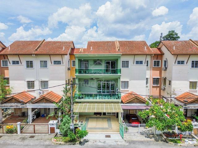 3 Storey Taman Ukay Perdana 1