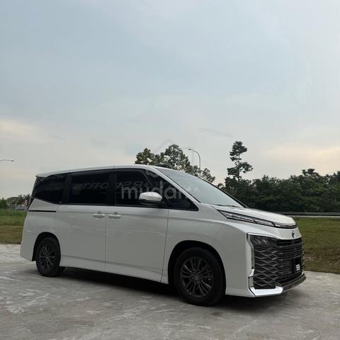 2022 Toyota VOXY 2.0 S-G (A) - 1