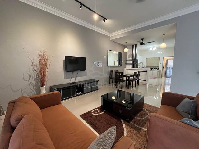 BERCHAM / 2 Storey Terrace / Gated & Guarded / 22x75 / 4R3B /Renovated 1