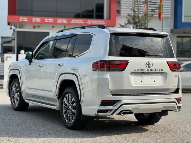 2023 Toyota LANDCRUISER 3.5 ZX Beige Interior - 2