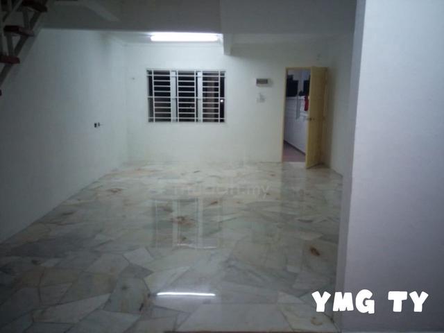 Dato Dagang Bandar Sentosa Double Storey House For Sale facing field 1