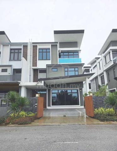 Unblocked View & Breezy 3-Storey Semi D Nusa Sentral for Sale 1