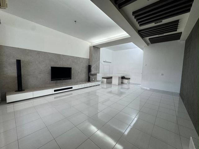 Full Loan Setia Tropika Double Storey 20x70 Good Condition 1