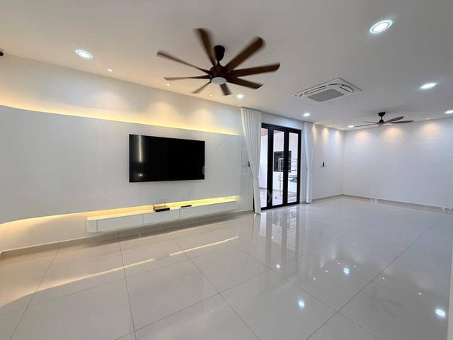 Mutiara Mas/ Mutiara Bestari/ Cluster House Corner/ New Renovated 1