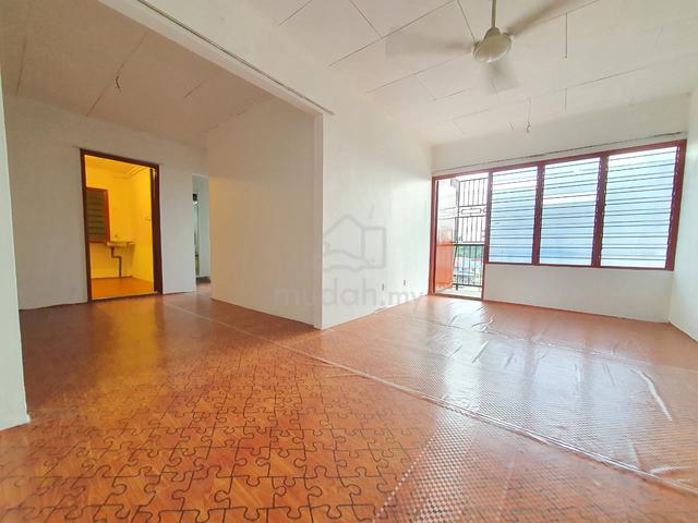 Flat PKNS Seksyen 18 Shah Alam 1