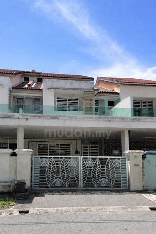 Double Storey Gated & Guarded at Station 18 1