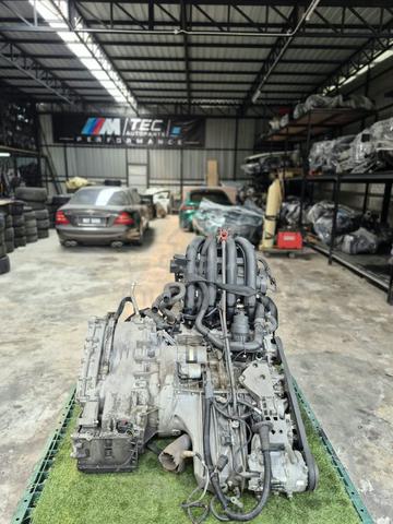 Mercedes Benz B Class Engine - photo 2 of 6