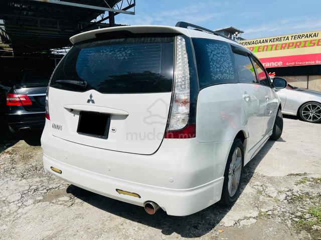2011 Mitsubishi GRANDIS 2.4 (A) 1YRS WARRANTY - 2