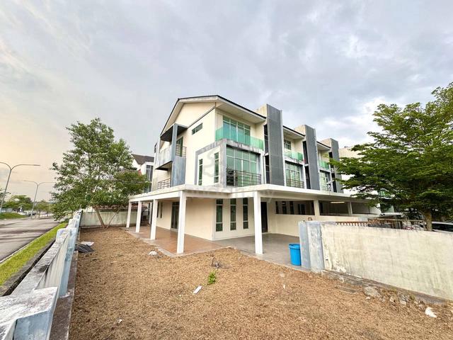 LARGEST CORNER UNIT 3 Storey Terrace House Taman Bangi Avenue 3 1