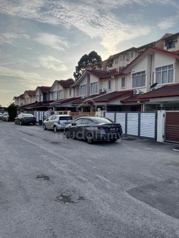 Puchong Hartamas 2 sty corner terrace house 1