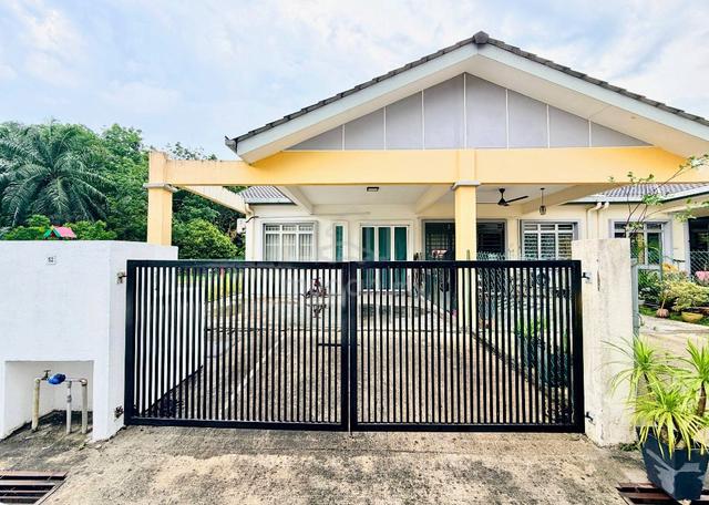 SINGLE STOREY (END LOT), TAMAN MERBAH TANDUK, OLAK LEMPIT, Banting 1