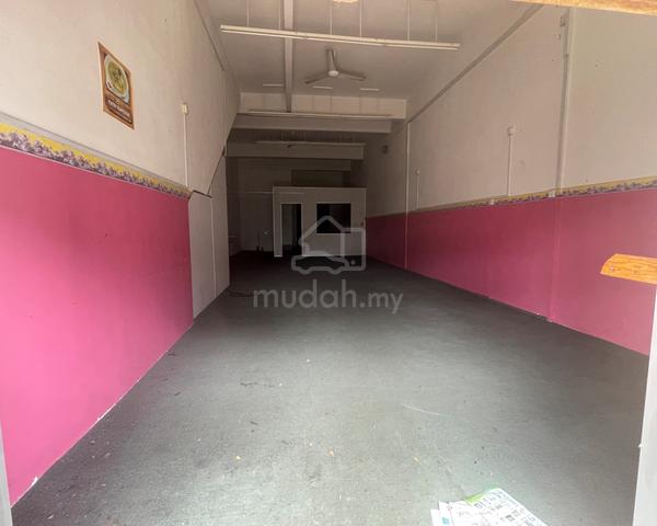 Facing Main Road Beserah Shoplot 3