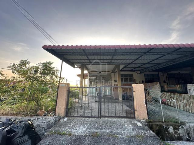 Rumah Untuk Disewa - Corner Lot (Lukut) 1