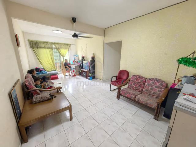 Apartment Ria 1 @ Taman Megah Ria Masai 1