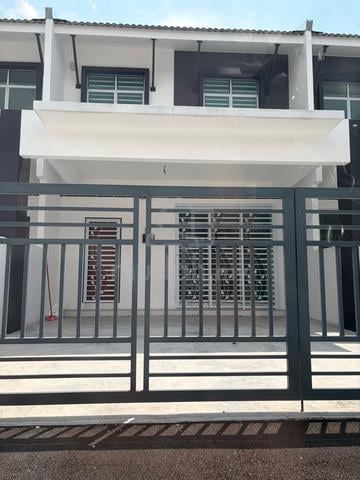 Rumah Teres Kluster 2 Tingkat Untuk Disewa - CHEMOR ✨ 1