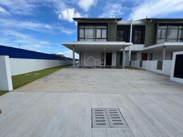 Taman U area with freehold 2 storey only 6xxk, 20min to Tuas Link. 1