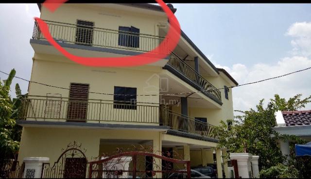Kg. Kerdas 3, Gombak (rumah atas ) 1