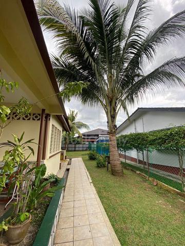 Commercial use Petaling Jaya Sek 8, 8000sqft (ample of parking) 1