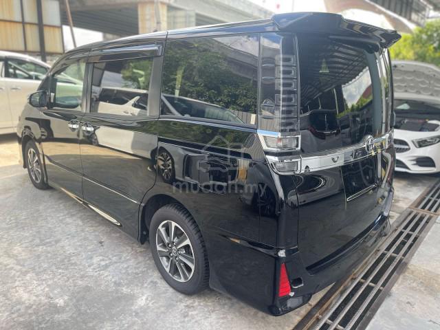 2021 Toyota VOXY 2.0 ZS KIRAMEKI III (A) - 4