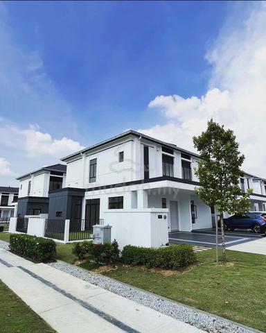 Renovated End Lot | Regent Garden Eco Grandeur | Puncak Alam 1