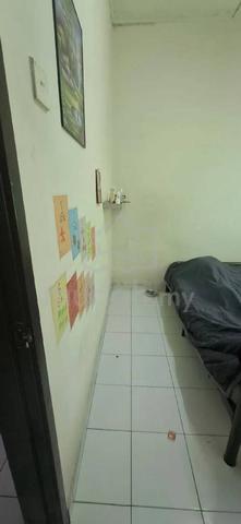 middle room rent with low depo direct owner 1