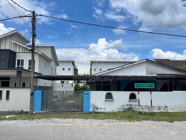 Single Storey Semi-D Taman Bunga Raya, Tapah, Perak 1