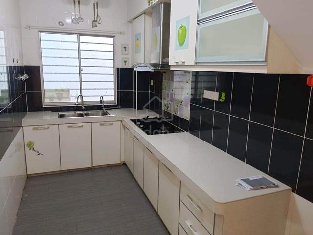 Rumah ground floor sewa (amansiara townhouse) 2 carpark, selayang 1