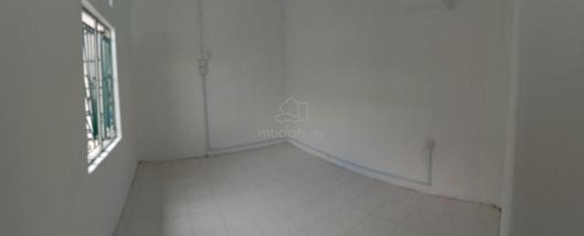 Meru klang town room for rent 1