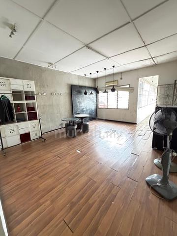 Taman Pelangi @ Jalan Serampang 3 Storey Shop of 2nd Floor FOR RENT 🔥 1