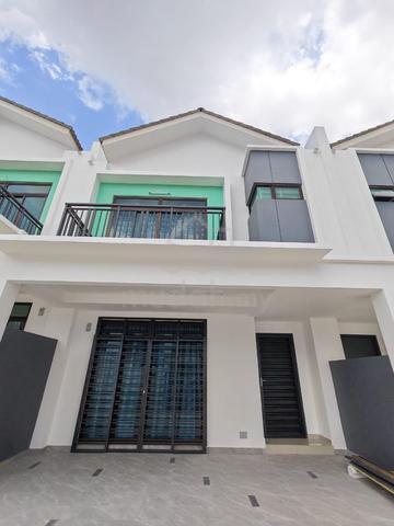 Mount Austin Austin Duta 5 Double Storey Terrace 4 Bed Partial Furnish 1