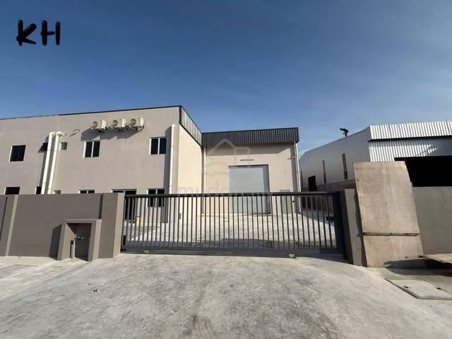 For Rent: 1.5-Storey Semi-D Warehouse/Factory @ Pandamaran 2