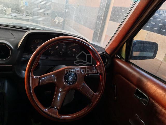 1995 Mercedes Benz 200 2.0 (M) - 1