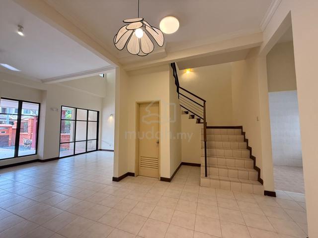 Well Maintained 2 Storey Terrace House Jalan Rabung, Bukit Jelutong 1