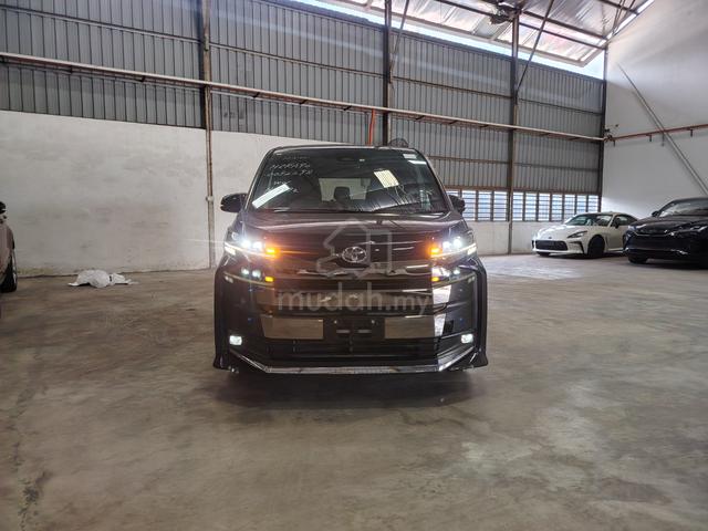 2022 Recon Toyota NOAH 2.0 SZ 2Pwr Door 7 Seater - 2