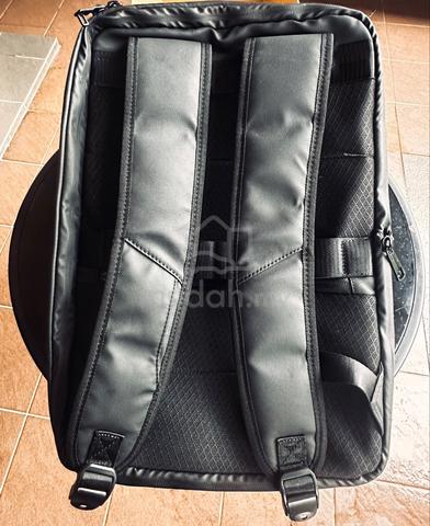 Hard-Shell Laptop Backpack - photo 4 of 6