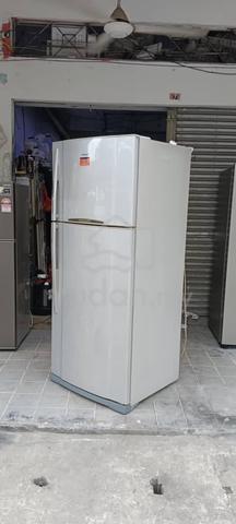 2door fridge refrigerator Toshiba 660L like a new Home Appliances Kitchen for sale in Kuchai Lama Kuala Lumpur