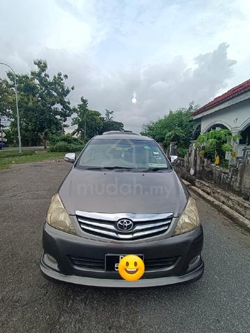 2011 Toyota INNOVA 2.0 E (A) - 1