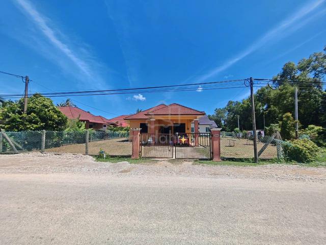 Banglo Kg Tebing Tembah, Paka 1
