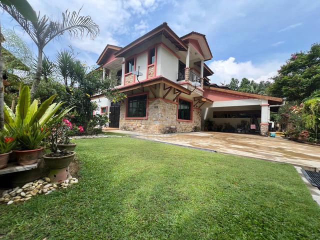 Nusa Idaman (Facing Small Hill Green View) 1