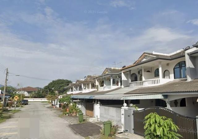 Behind Fatimah Hot Area Ipoh Garden Double Storey Rent 1