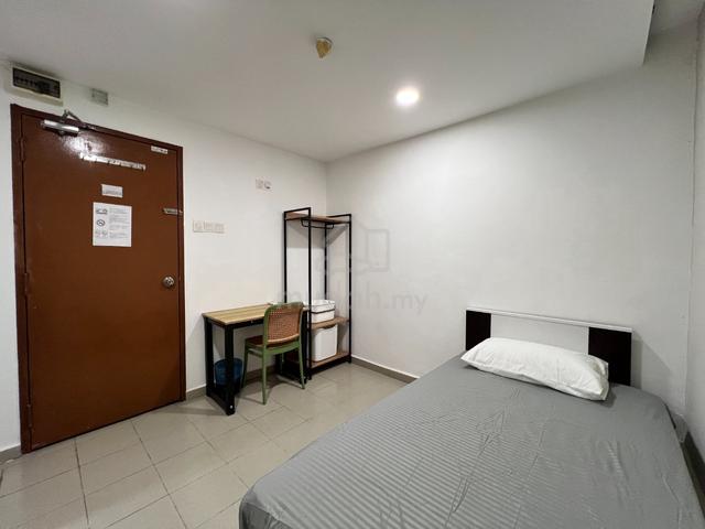 Free Deposit! Private Single Room in Seri Kembangan Near MRT Station 1