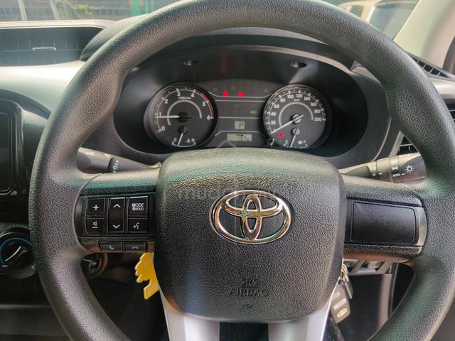 Toyota Hilux 2.4 (A) Under Warranty Rear Canopy - 2