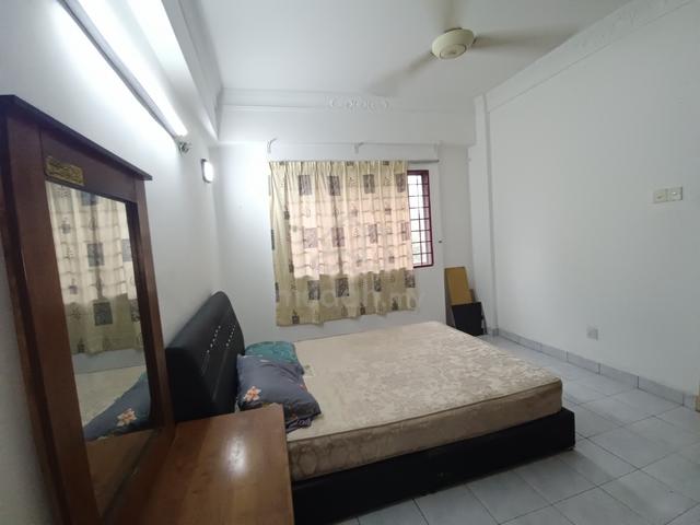 Taman Anggerik Villa 5
