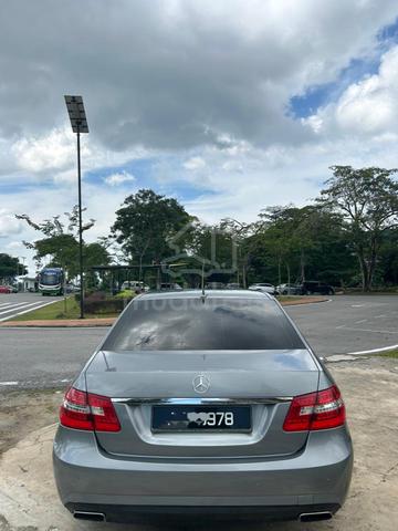 2010 Mercedes Benz E200 CGI BlueEFCY - 4