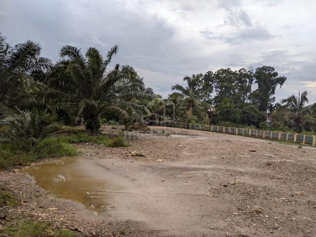 TANAH LOT KEDIAMAN, Berhampiran Jalan Besar Yong Peng - Batu Pahat 1