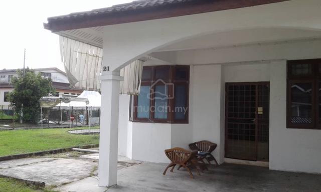 JB Taman Molek Nice Corner SST House with Big Land. Sale 1