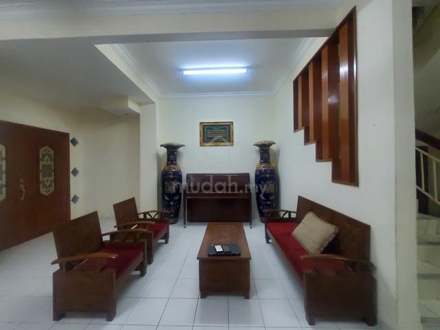 2-storey Terraced House End Lot For Sale 1