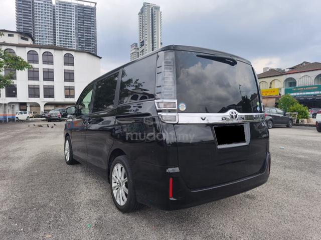 2019 Toyota VOXY 2.0 X FACELIFT 8 SEATER F/NAPPA - 3
